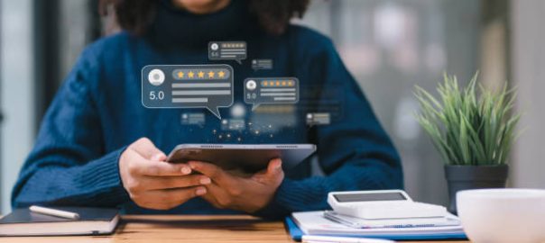 Les étapes clés du parcours client : prise de contact, achat, livraison, service après-vente, fidélisation.